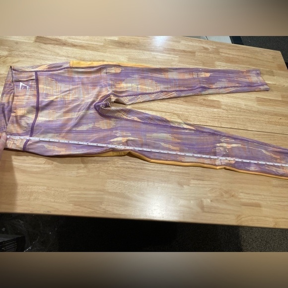 Gymshark sport leggings in orange print size small. NWOT - Picture 3 of 7